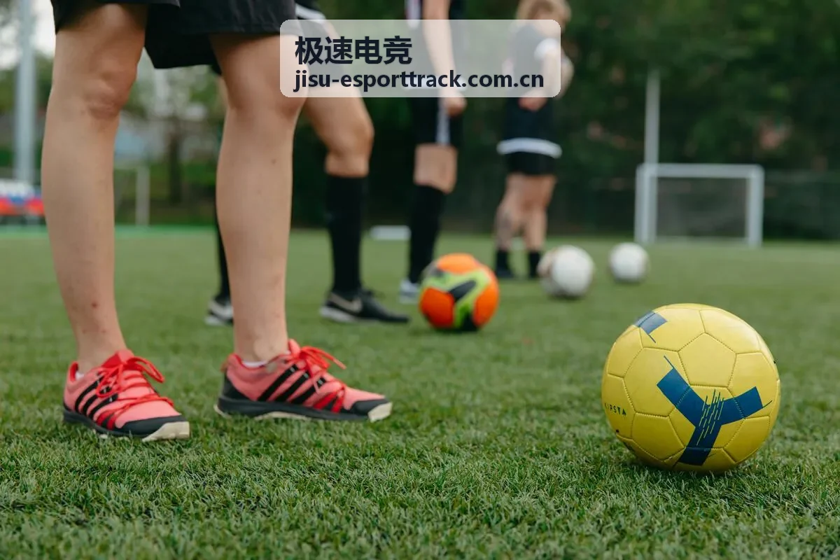极速电竞赛事现场与专题阅读封面